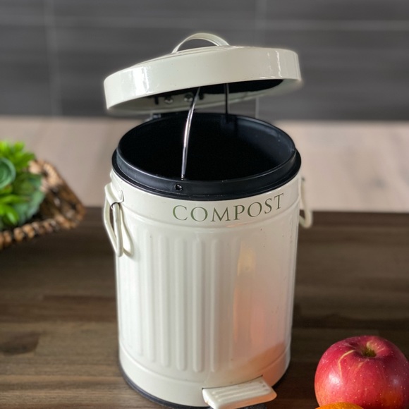 Countertop Compost Bin - Picture 5 of 7